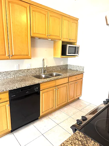 9528 Carroll Canyon Rd #223 Photo 1