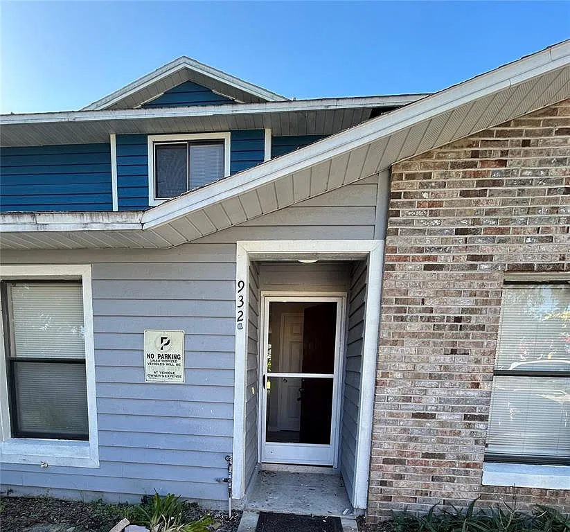 2 bed, 1.5 bath, 1189 sqft, $1,600 — Photo 2