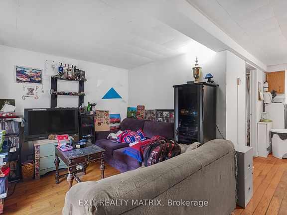 5th image of 749 Regent St