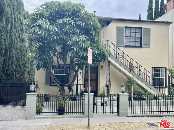 9050 Elevado St, West Hollywood, CA 90069
