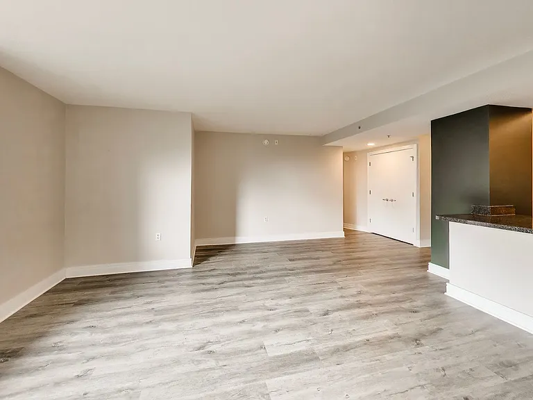 800 4th St SW #525 — Photo 7