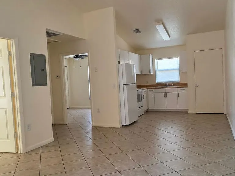 8325 Omaha Cir — Photo 3