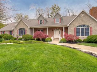 5800 Forest Ridge Dr, Oxford, OH 45056