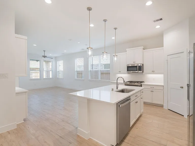 10747 Pine Pink — Photo 4