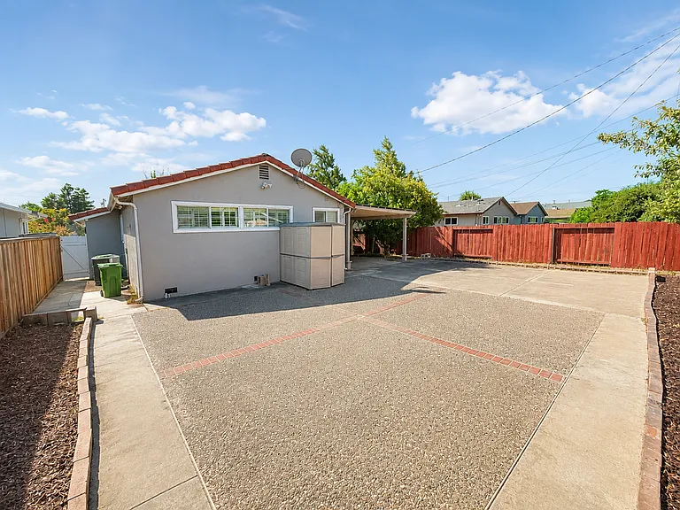 4543 Sloat Rd — Photo 7