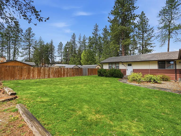 807 E Timber Ln — Photo 24