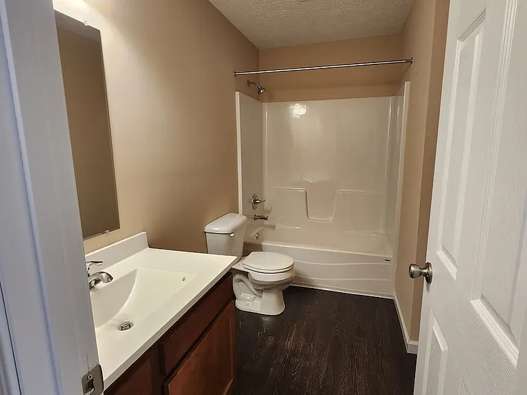 400 Jessie Dr — Photo 6