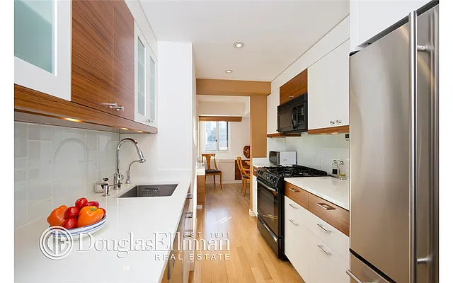 Sold by Douglas Elliman | media 24