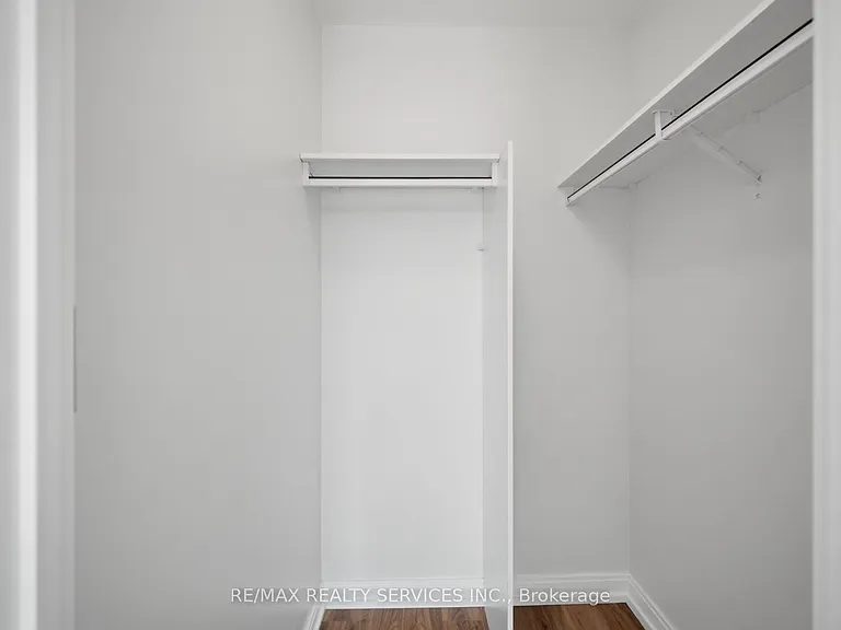 151 Village Green Sq #206 — Photo 23