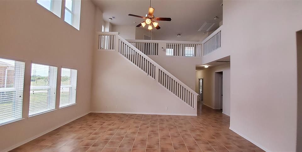 1st image of 2604 Ruby Dr