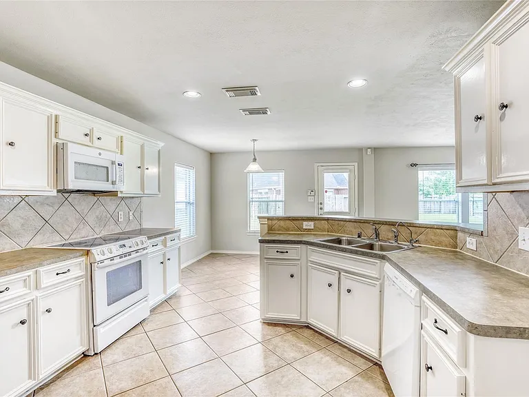 20527 Port Bishop Ln — Photo 14