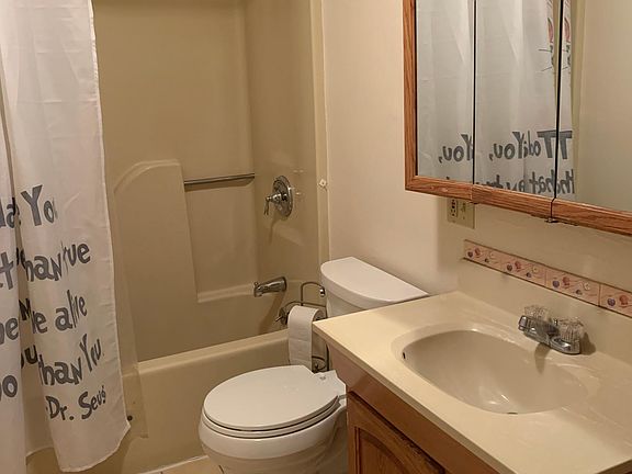 4th image of 466 East St APT 15