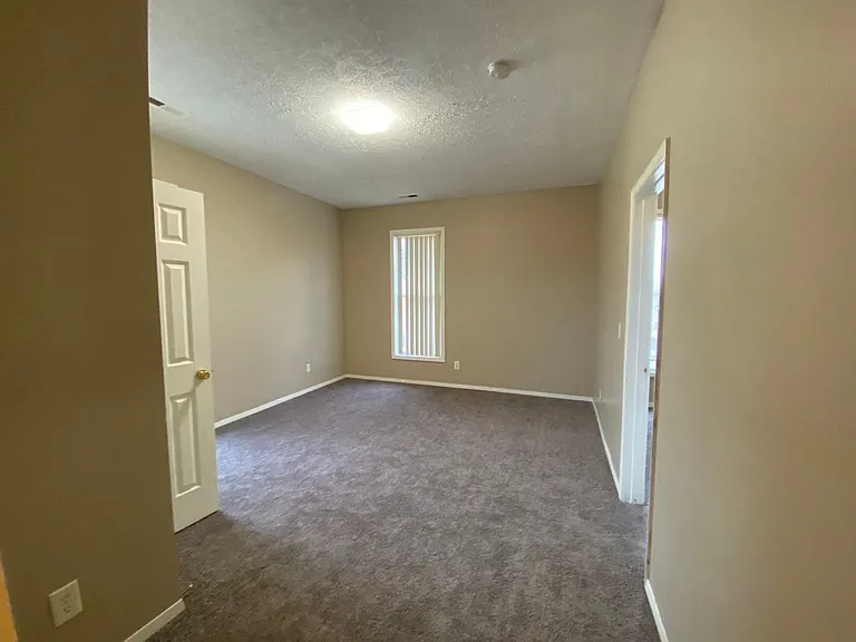 1031 Hartford St — Photo 35