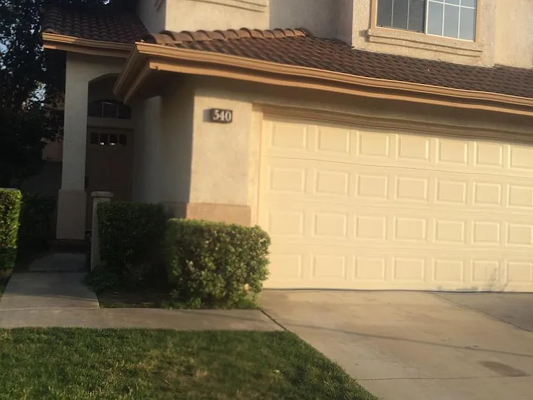 540 E Calora St — Photo 2
