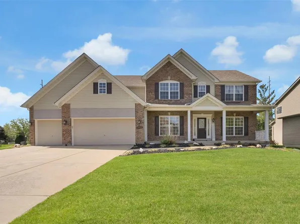 1002 Brook Mont Dr, O'Fallon, MO 63366