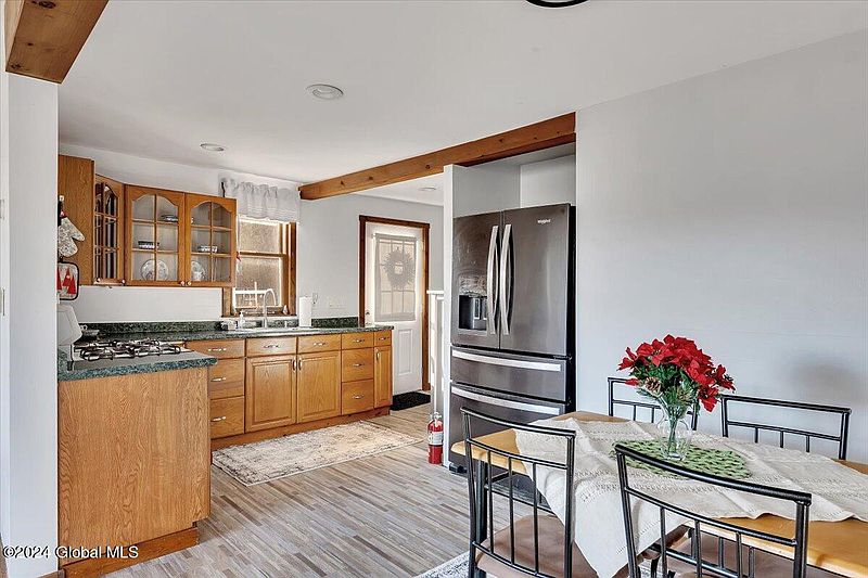 3rd image of 26 Terrace Avenue
