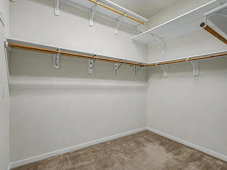 630 W Newport Bnd — Photo 20