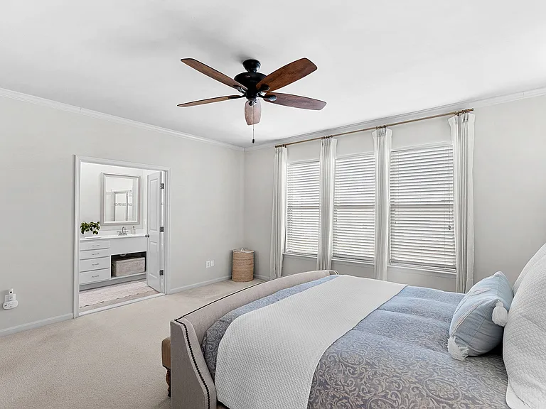22840 Goldsborough Ter — Photo 27
