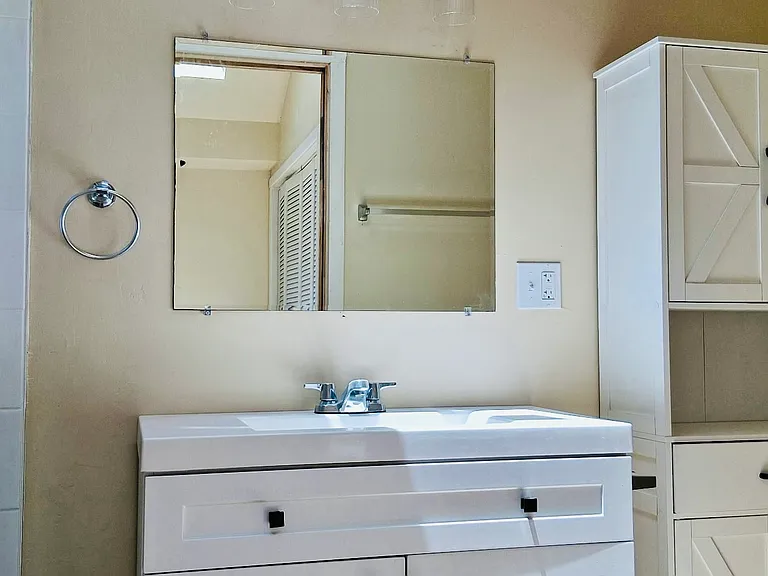 210 Brook Ave #C — Photo 5