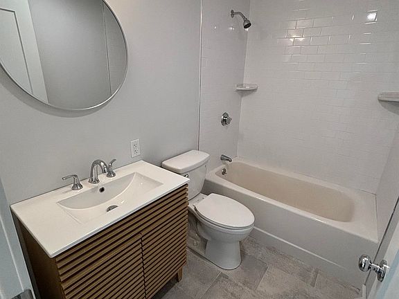 5th image of 189 Front St #1