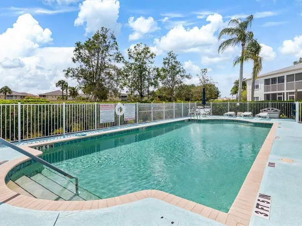 5725 Greenwood Ave APT 8203, North Port, FL 34287