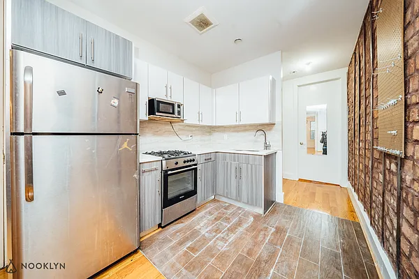 Rented by Nooklyn NYC LLC | media 19