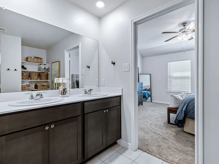 601 Rawhide Way — Photo 8