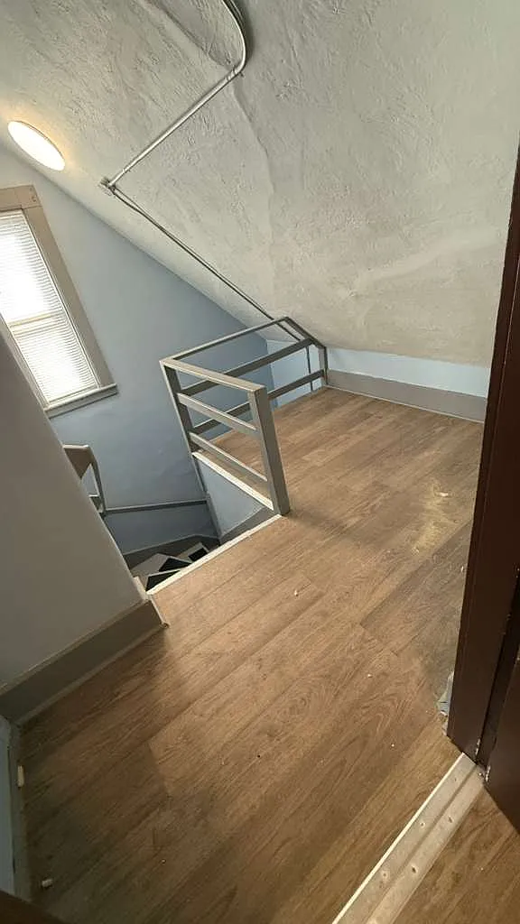 3 bed, 1.0 bath, $2,700 — Photo 2