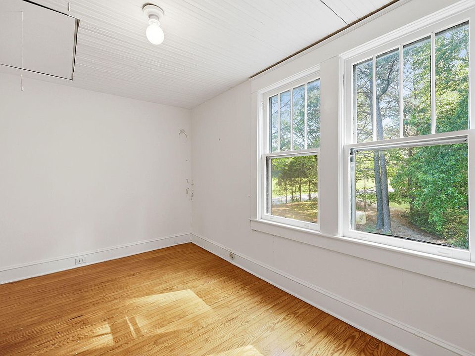 52nd image of 439 Lake View Rd