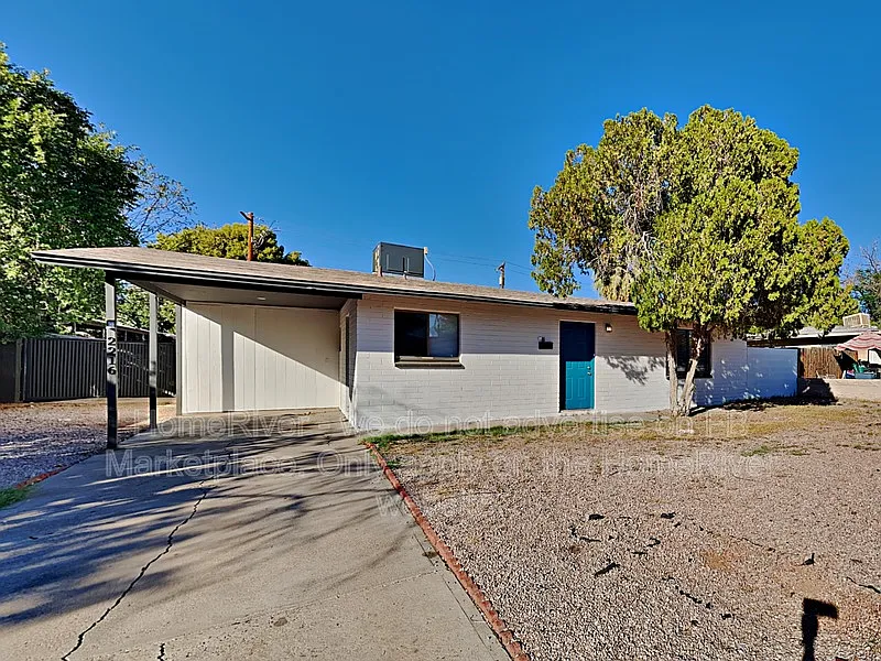 2216 W Minnezona Ave