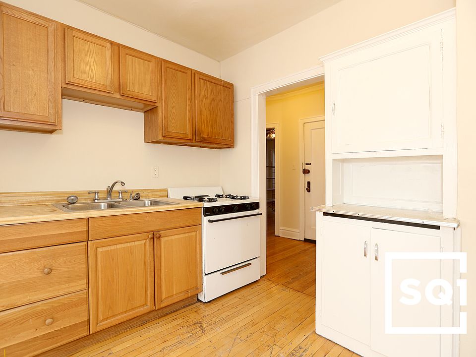 1st image of 3915 N Janssen Ave #3921-1S