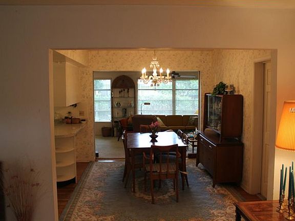 2nd image of 2025 Croydon Dr