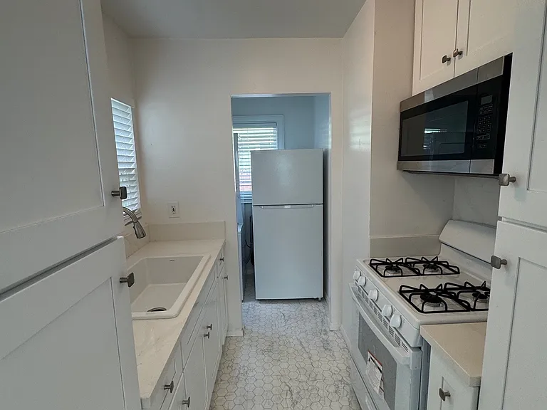 3724 10th Ave — Photo 8
