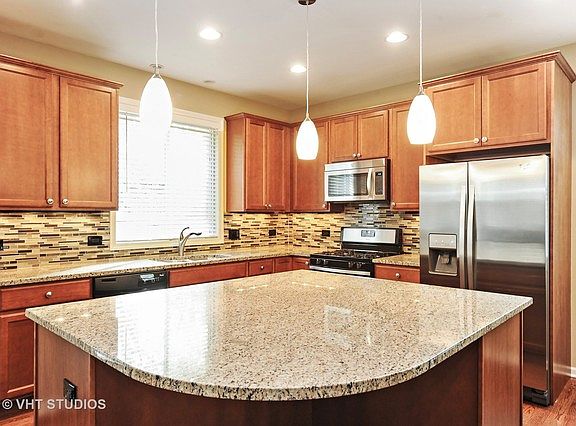 3rd image of 21261 W Pepper Dr