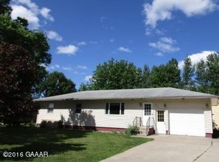 605 2nd St W, Chokio, MN 56221
