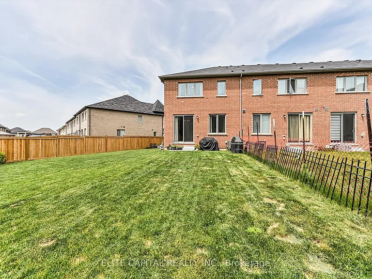 65 Seedling Cres — Photo 32