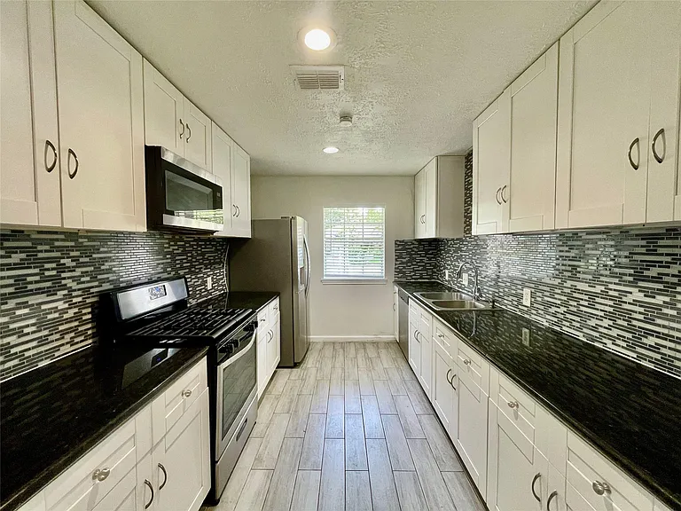 5375 Little John Ln — Photo 1
