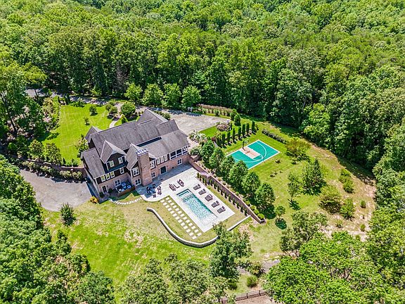 2nd image of 254 Nicholson Rd