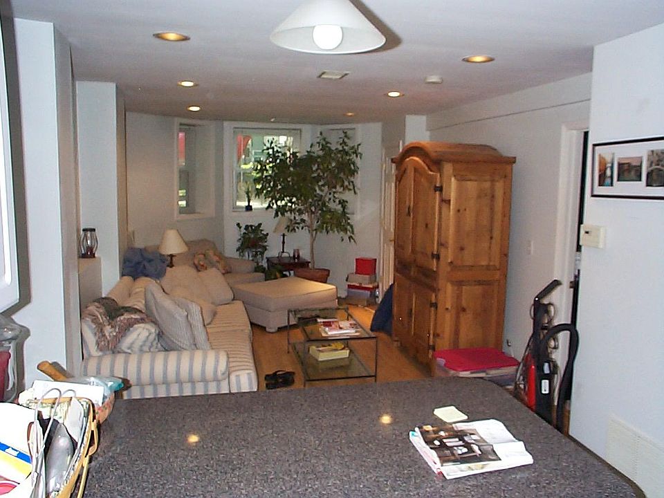 2nd image of 1120 W Wolfram St