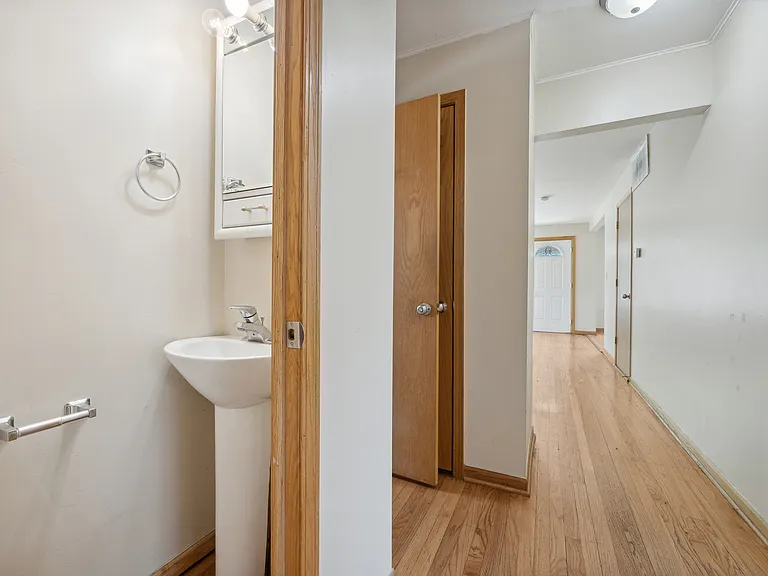 3228 Washington St — Photo 19
