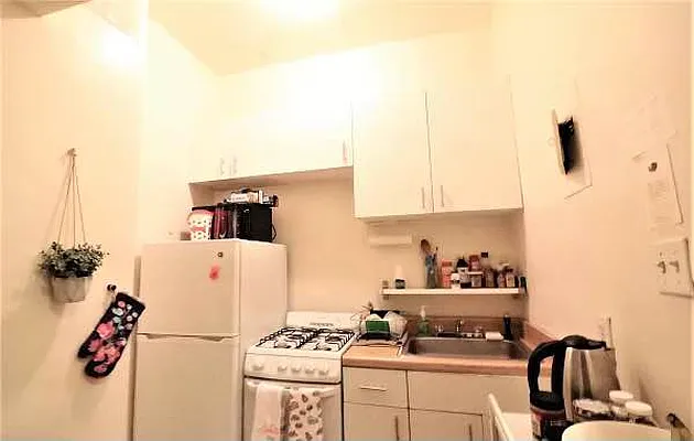 Rented by City Stop Realty | media 35