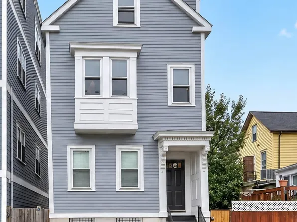 139 W 6th St #2, South Boston, MA 02127