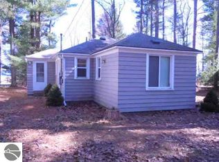 560 Huron Hills Dr, East Tawas, MI 48730
