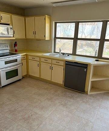 2nd image of 2713 Scenic Hills Dr