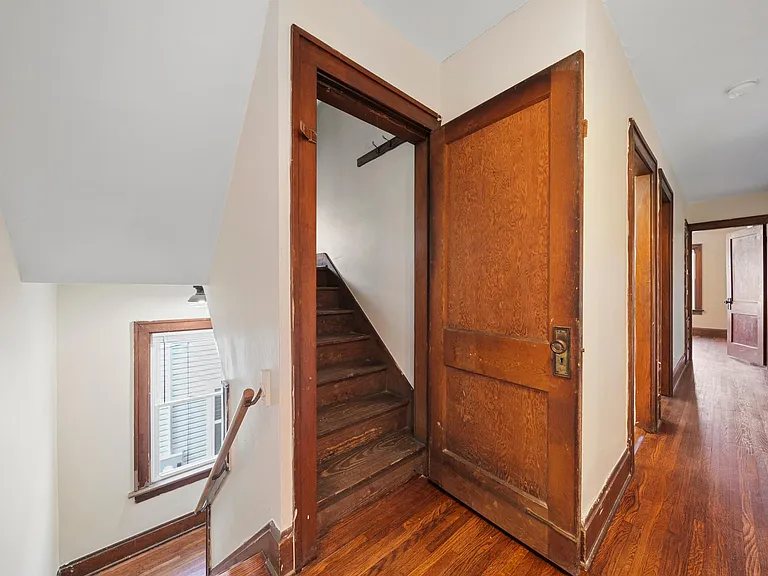 683 E Whittier St — Photo 10