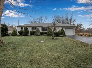 5185 Mapleton Rd, Lockport, NY 14094