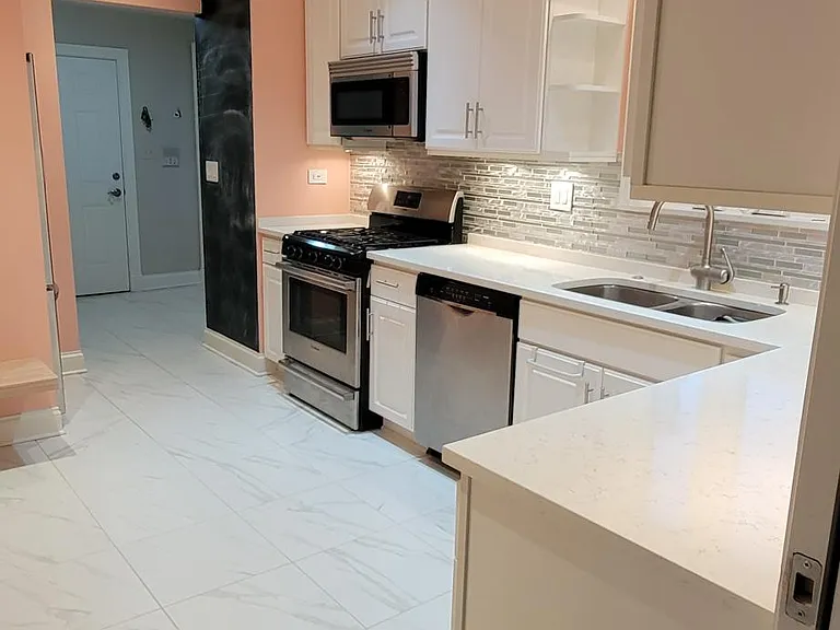 5627 N Central Ave #2 — Photo 1