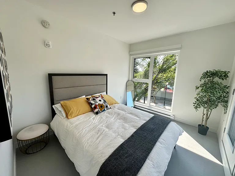 445 Wardlaw Ave — Photo 10