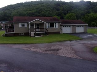 105 Clymer St, Fairhope, PA 15538