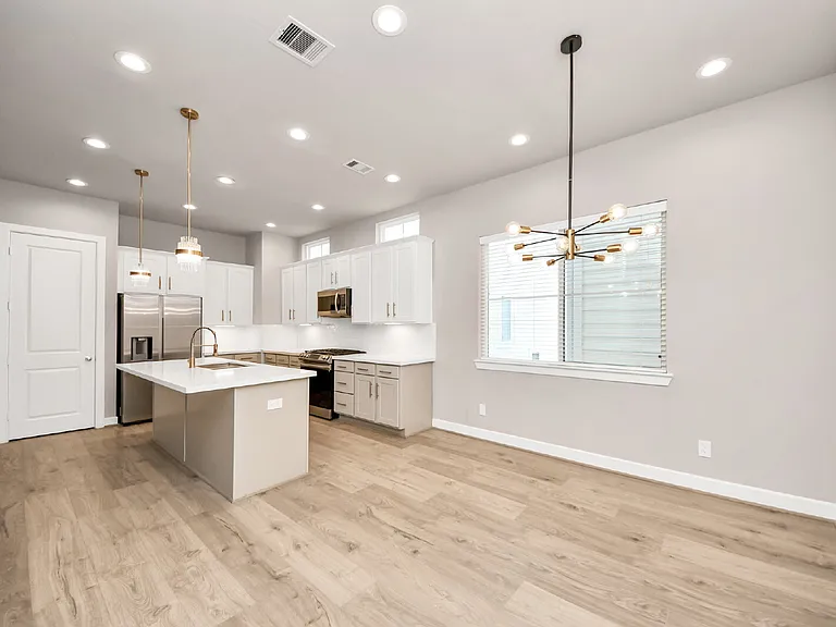 2114 Stuart St — Photo 14